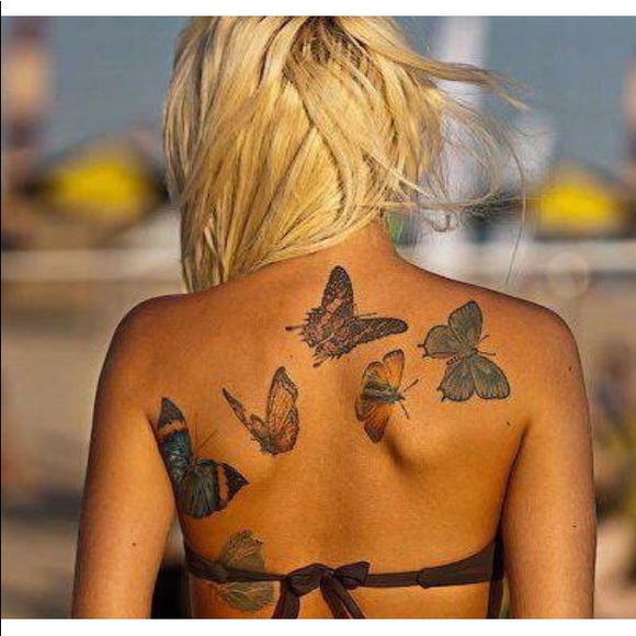 Meet your Posher, Nicole - Picture 1 of 2